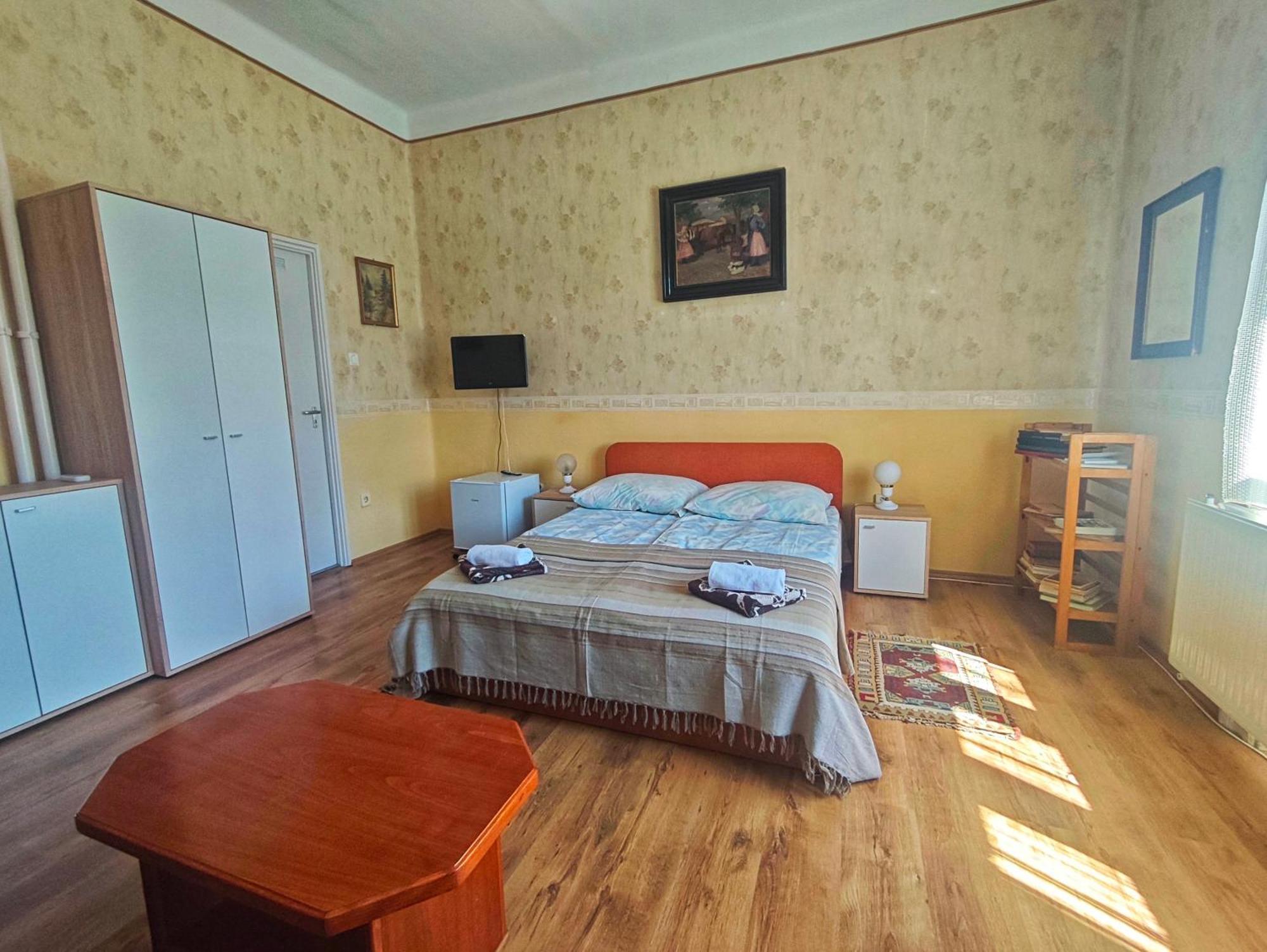 以利亚小屋旅馆 凯斯特海伊 外观 照片